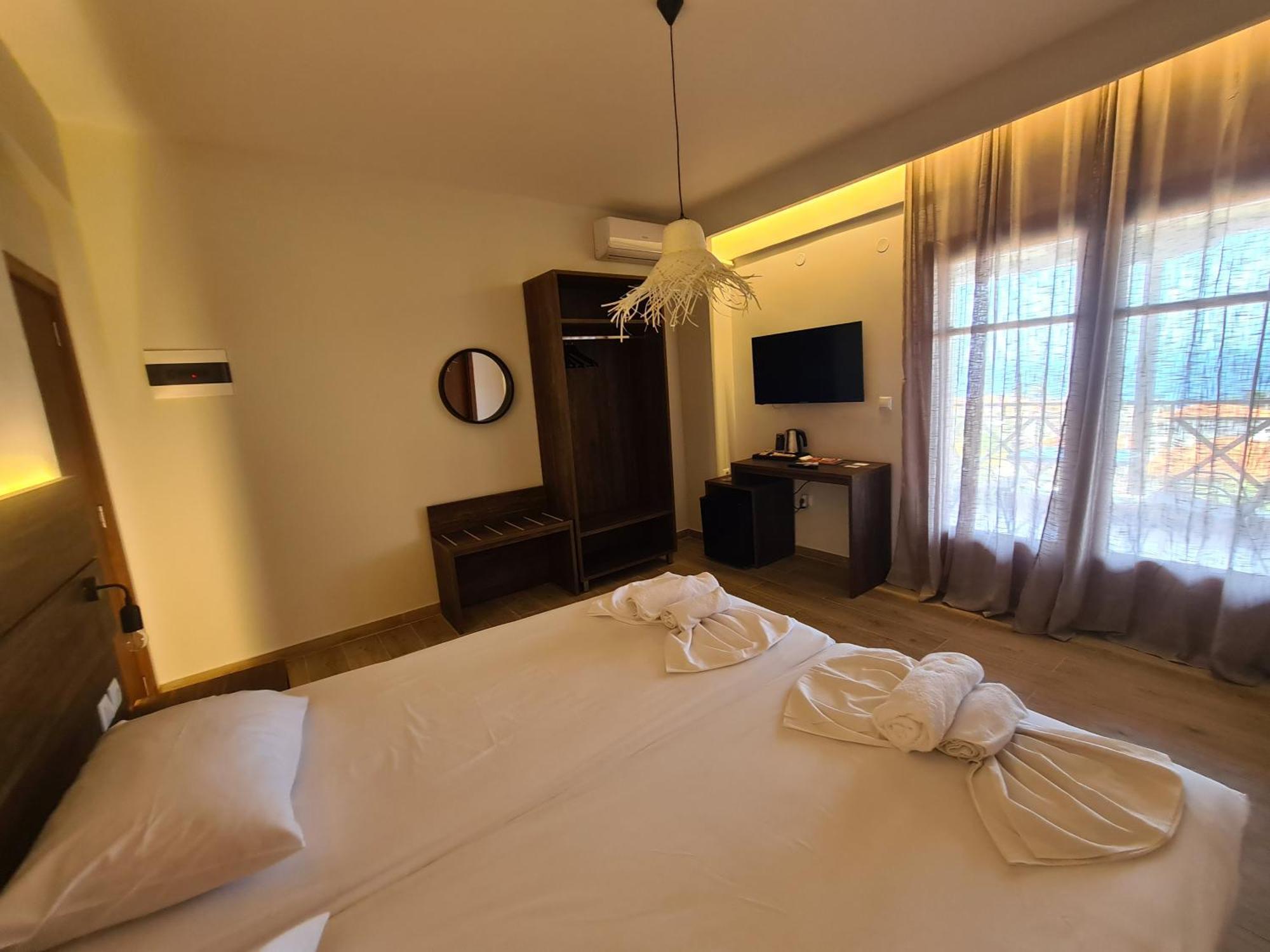 Este Luxury Apartments Kriopigi Extérieur photo